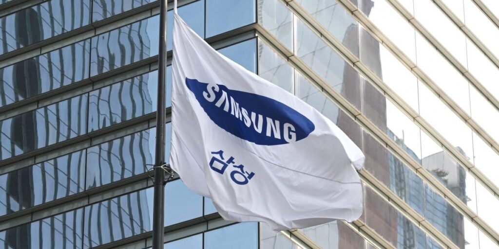 Samsung chip division reports a 40% drop in profit from previous quarter