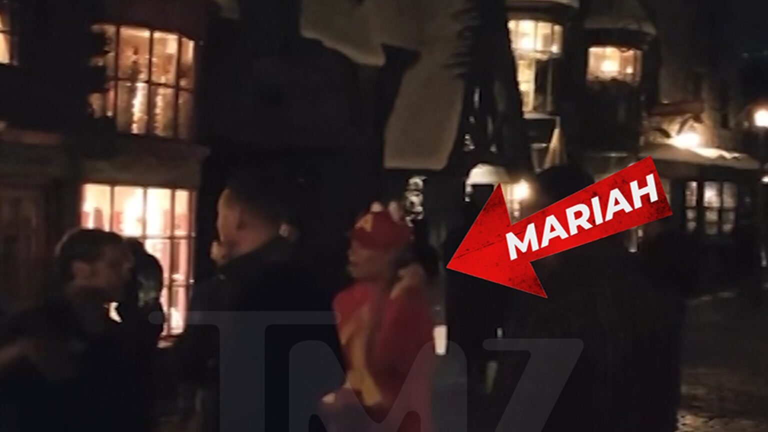 Mariah Carey Wears ‘Alvin & The Chipmunks’ Costume at Horror Nights