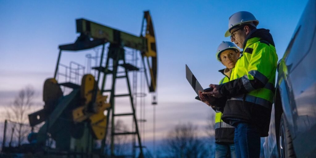 Oil price outlook: US pumps more crude as OPEC eyes more supply