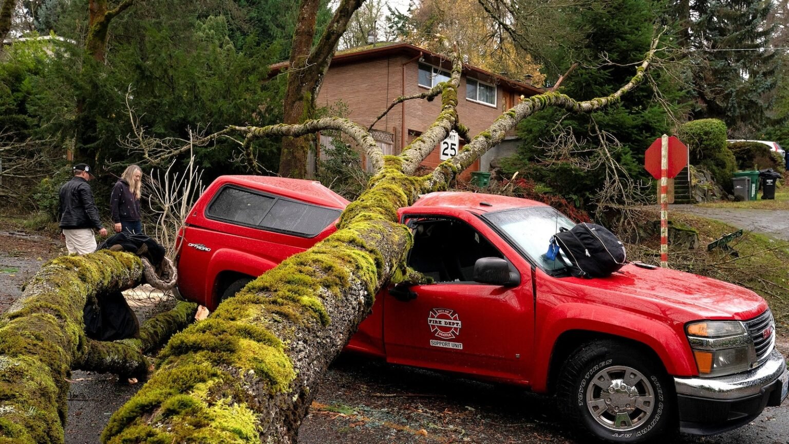 Bomb cyclone hammers West Coast, 2 dead in Washington state
