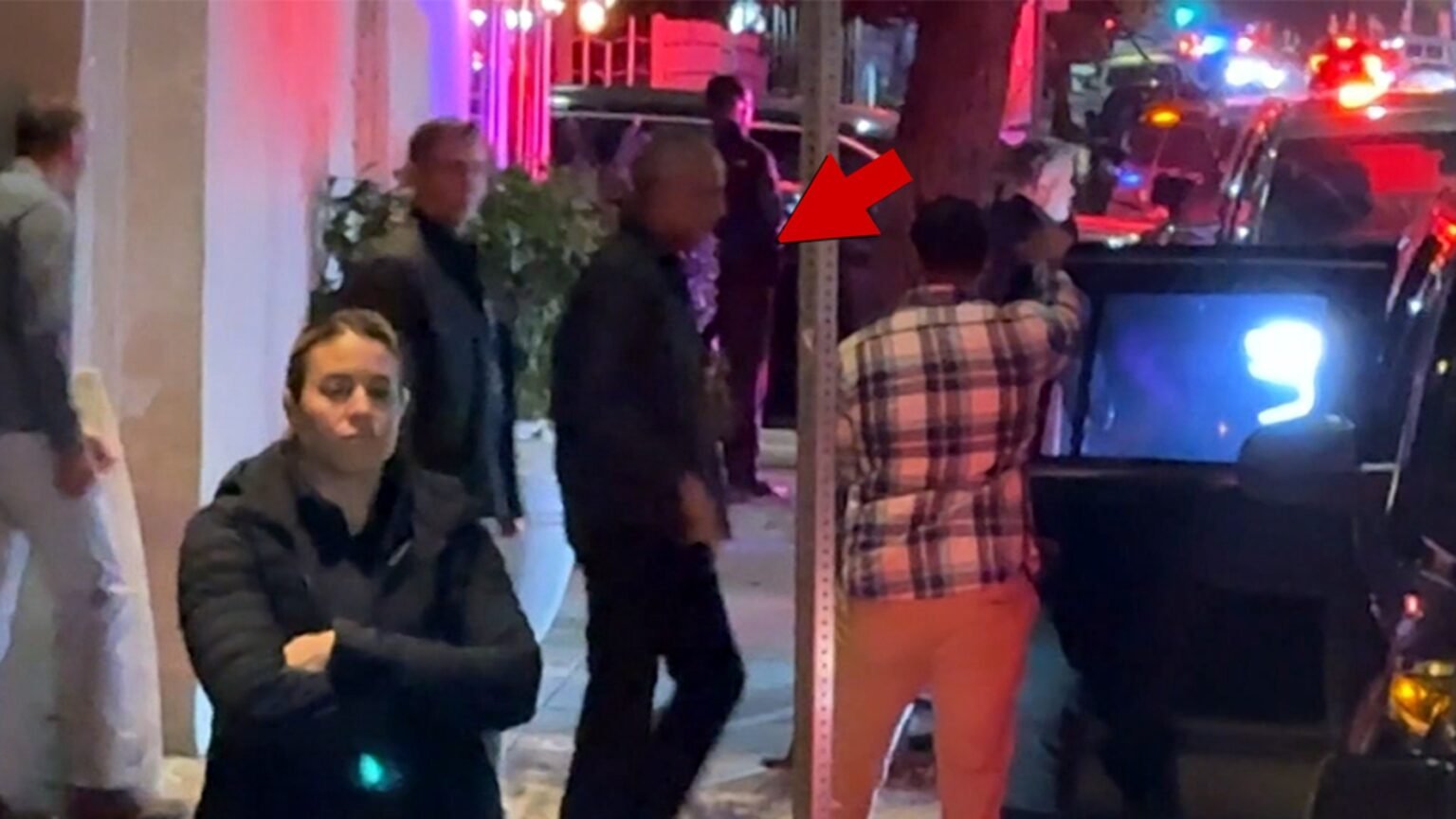 Barack and Michelle Obama Dinner Date Shuts Down Hollywood Streets