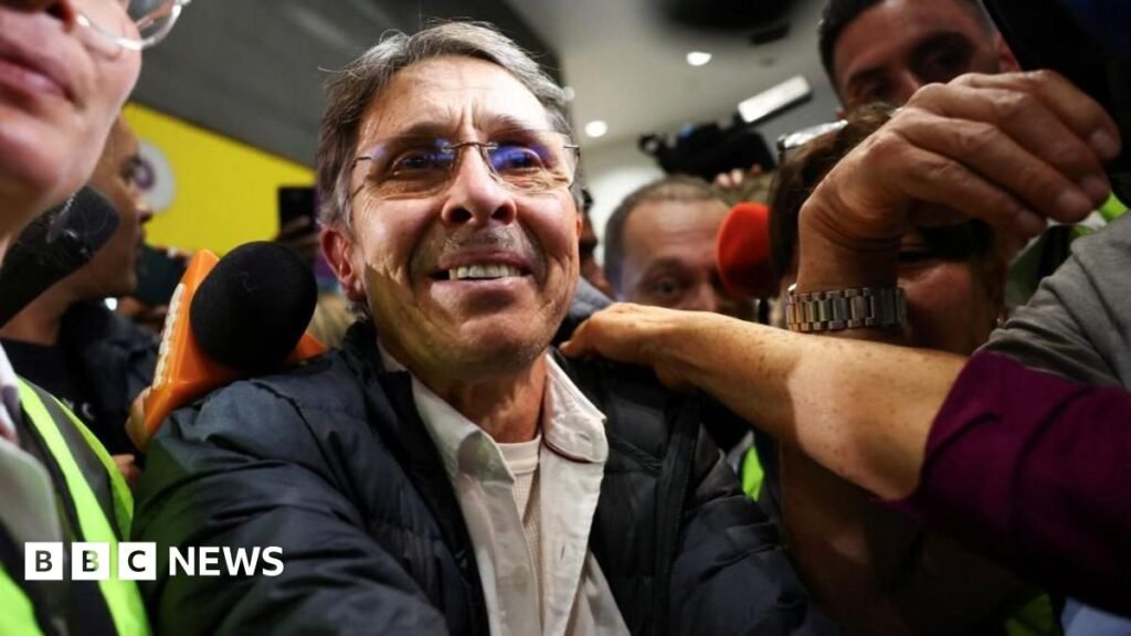 Notorious drug lord Fabio Ochoa lands in Colombia after release