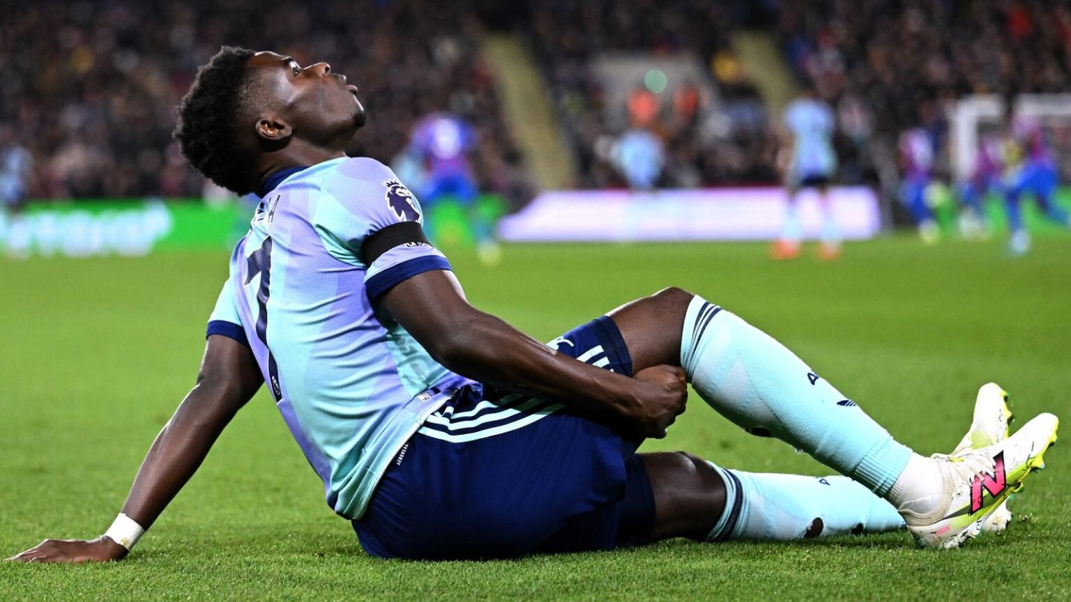 Bukayo Saka injury: Arsenal winger ruled out for ‘many weeks’ with hamstring strain sustained in Crystal Palace victory | Football News