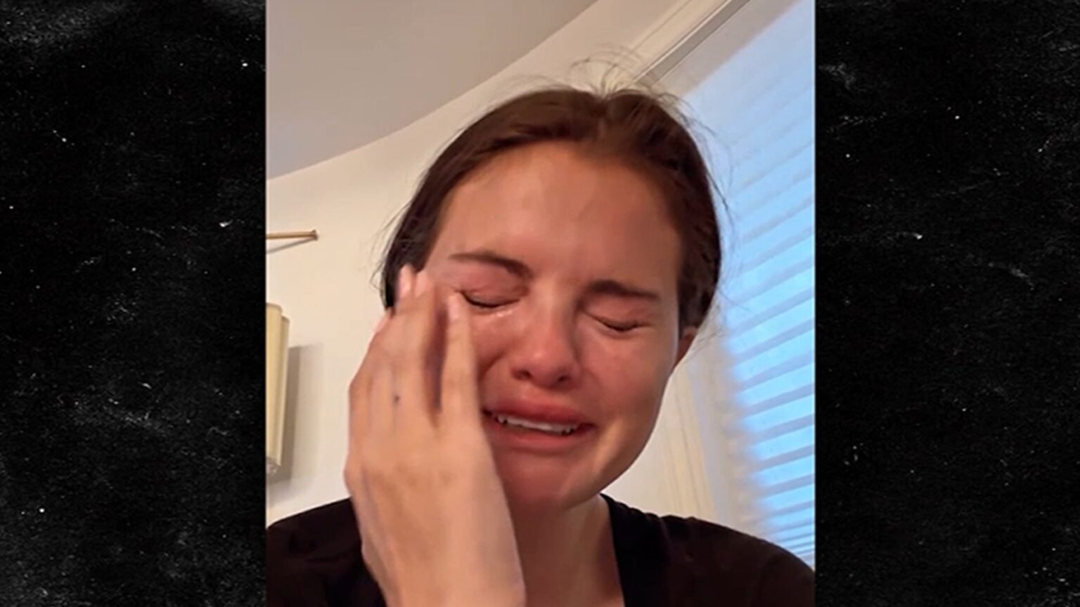 Selena Gomez Breaks Down in Tears Over Mass ICE Arrests