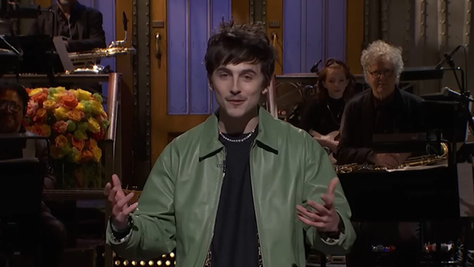 Timothée Chalamet Hosts ‘SNL,’ Jokes His Bob Dylan Portrayal Has Never Won Awards