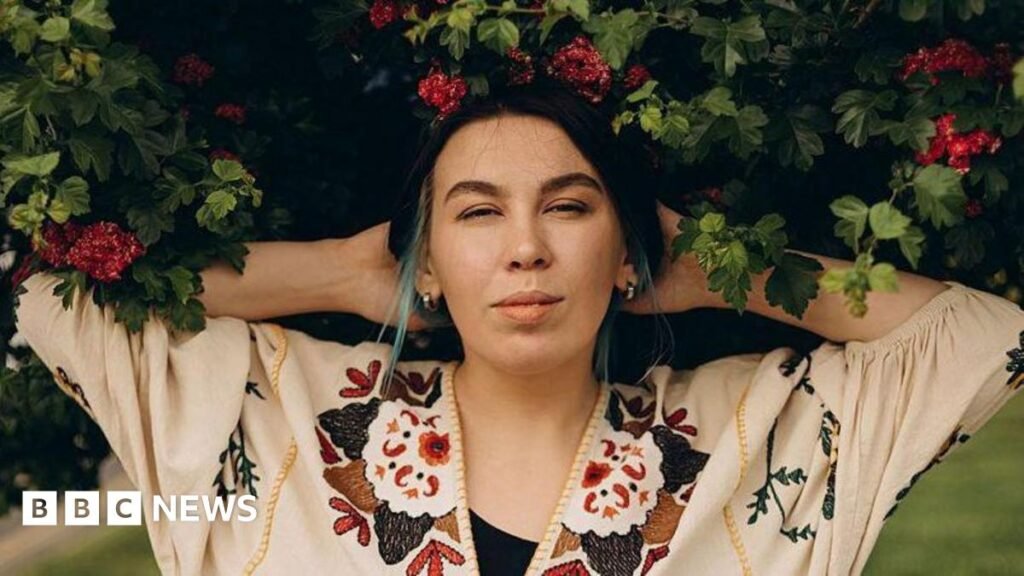 Ukrainian comedians cope with war through humour