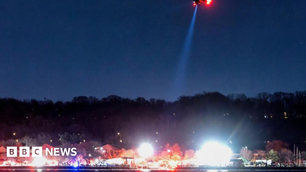 Passenger jet and Army helicopter collide and crash in Washington DC