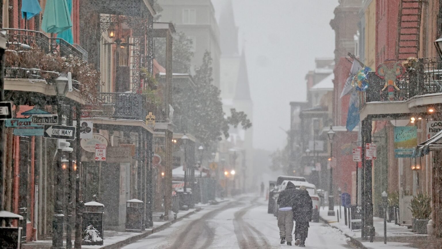 Once-in-a-lifetime snowstorm hits Gulf Coast, with record-breaking snowfall in Florida