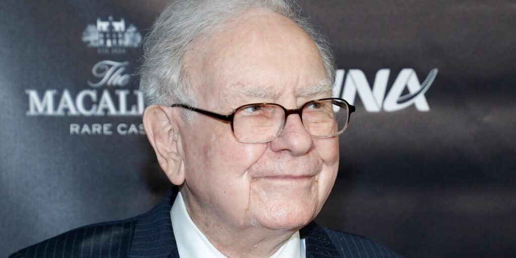 Buffett sold more BofA stock while keeping Apple stake intact