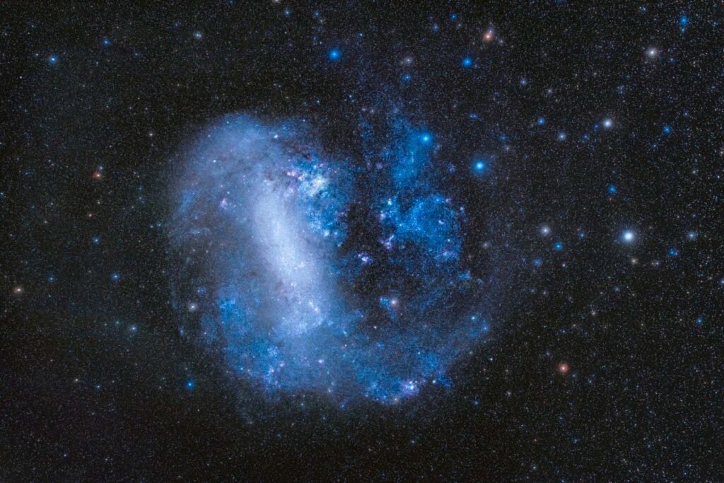 Tiny dwarf galaxy might house a supermassive black hole