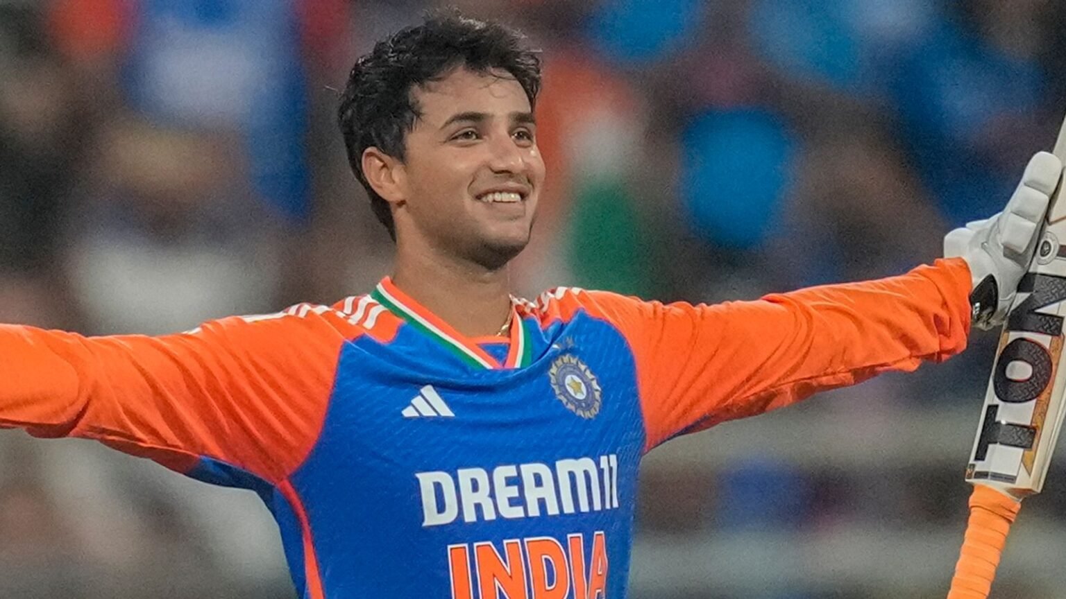 India vs England: Abhishek Sharma stars with bat and ball as tourists capitulate in final T20 international in Mumbai | Cricket News