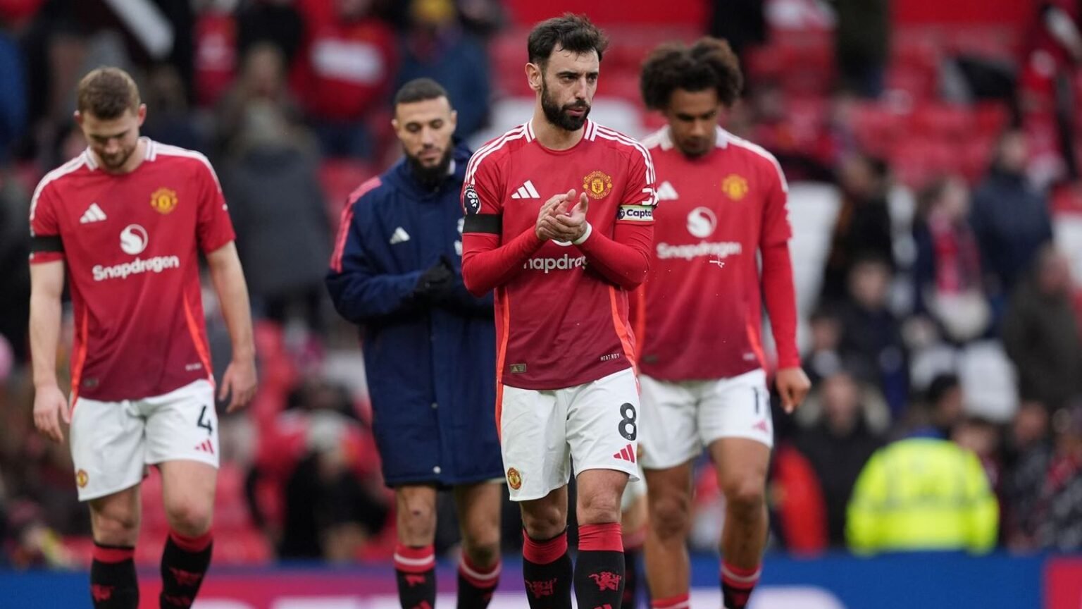 Man Utd toothless as Spence stars for Spurs – Premier League hits and misses | Football News