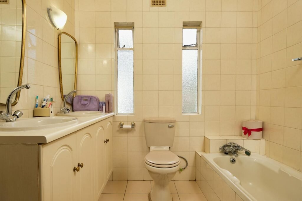 Common Bathroom Problems in Older Homes and How to Fix Them